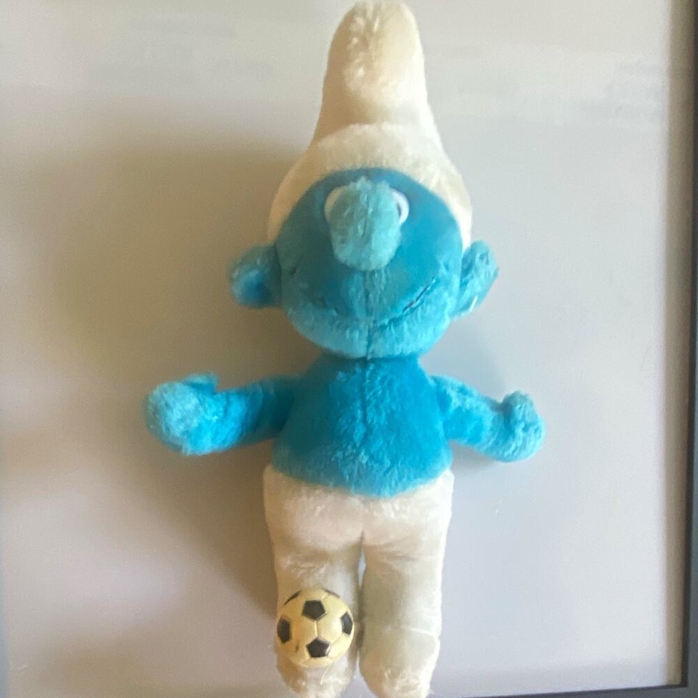 Peyo & Co., Inc. 1982 Vintage Smurfs Soccer Plush Stuffed Toy Small